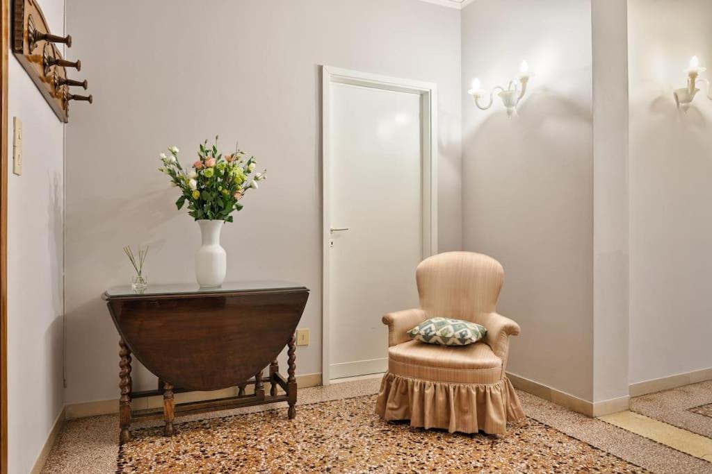 Dimora Mantelli Apartment เมสเตร ภายนอก รูปภาพ